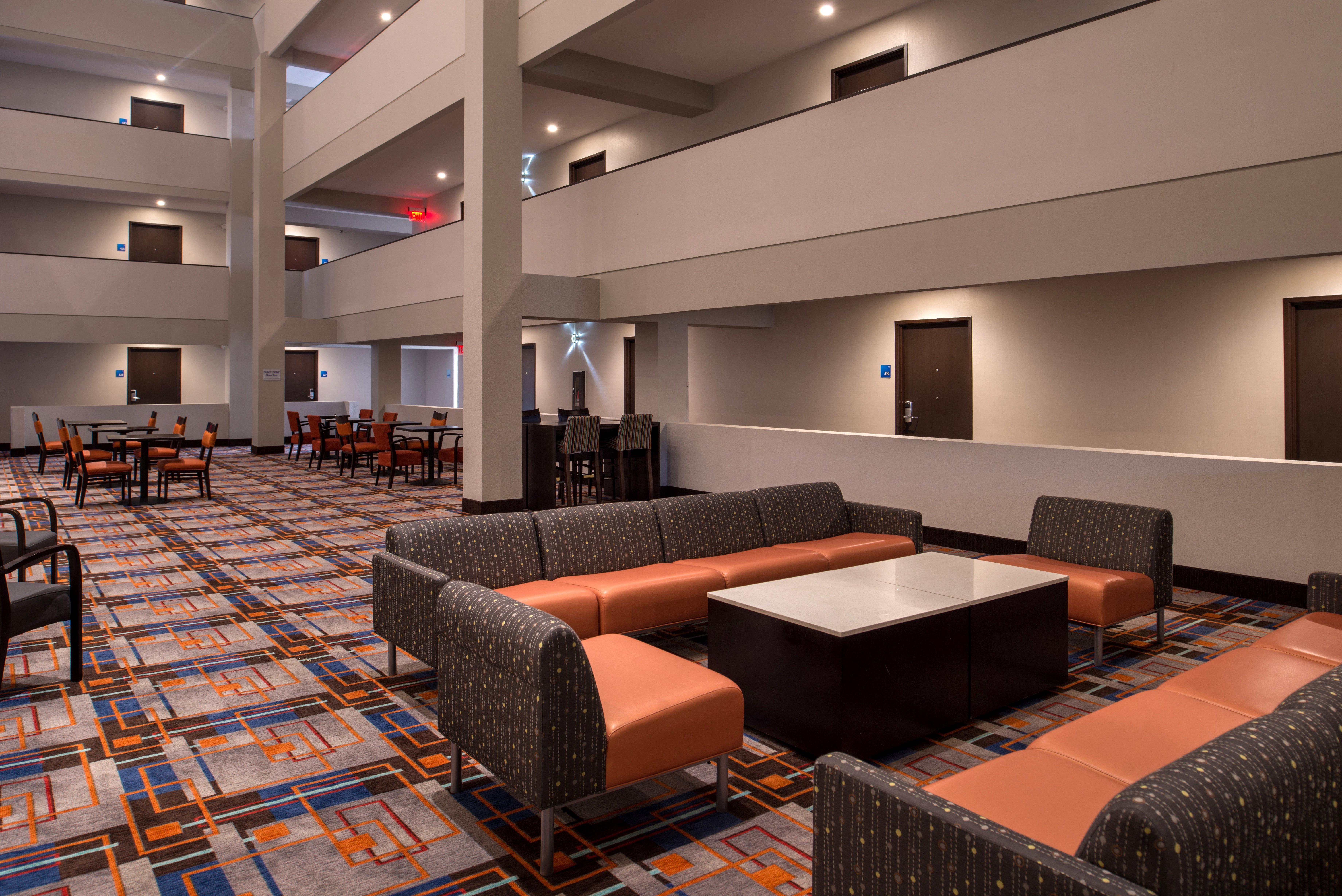 Holiday Inn Express & Suites San Antonio Medical - Six Flags By Ihg Extérieur photo