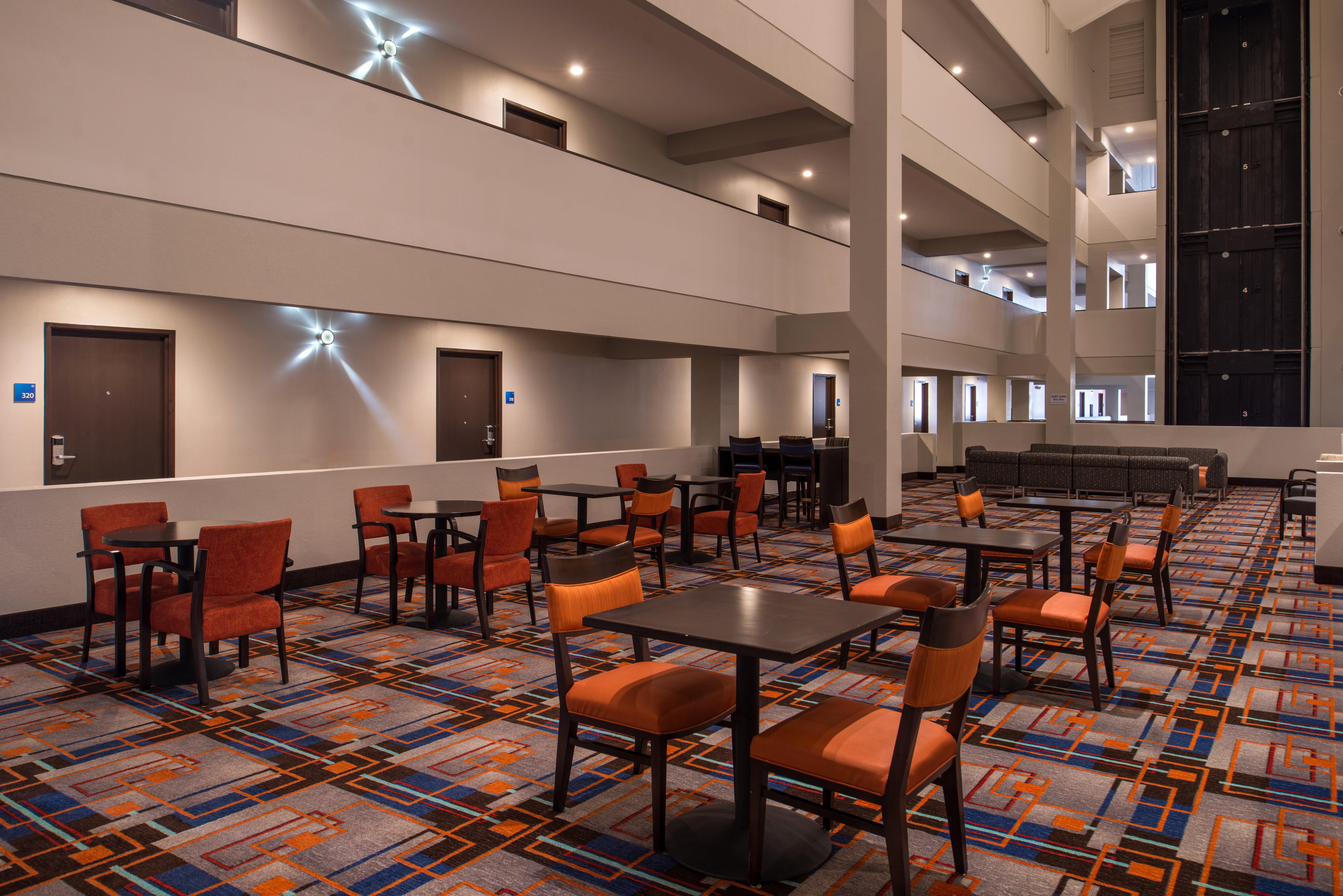 Holiday Inn Express & Suites San Antonio Medical - Six Flags By Ihg Extérieur photo