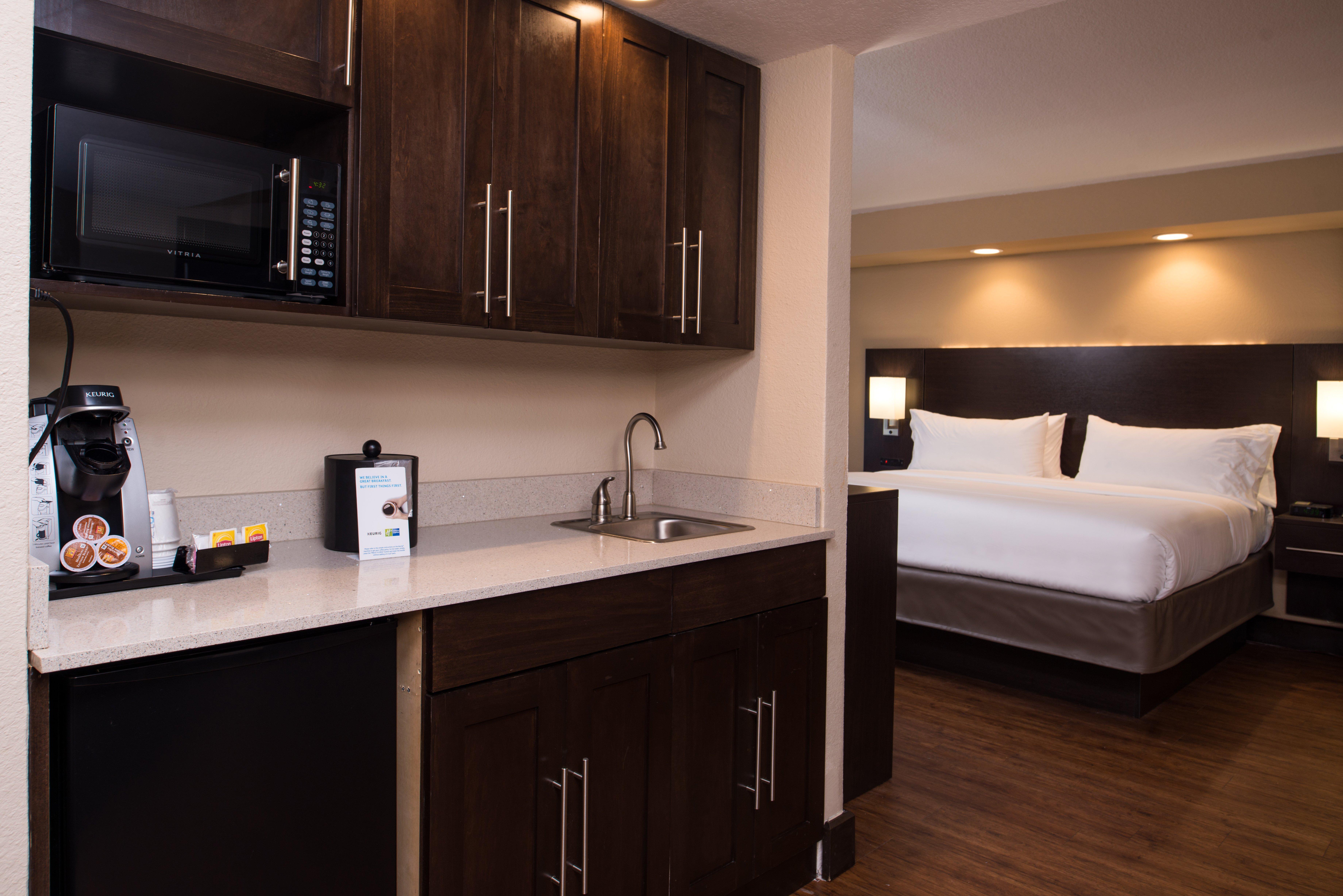 Holiday Inn Express & Suites San Antonio Medical - Six Flags By Ihg Extérieur photo